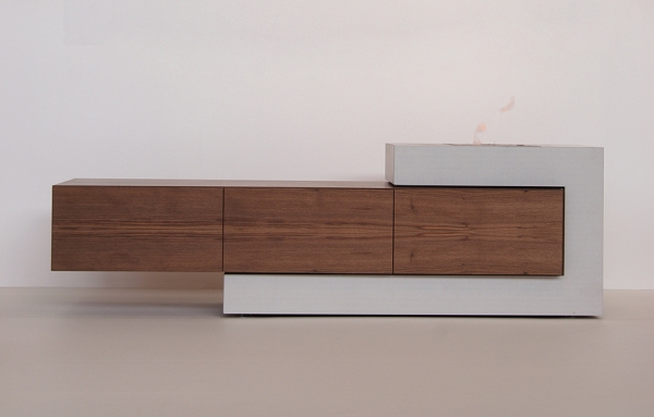 Sideboard aus Beton und Holz mit Gasfeuer