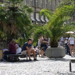 Sonnenliege mit Betonplatten in München von Susi Gelb