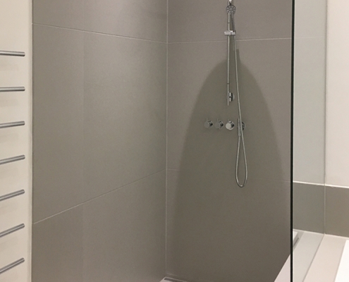 Dusche Wandverkleidung aus Beton
