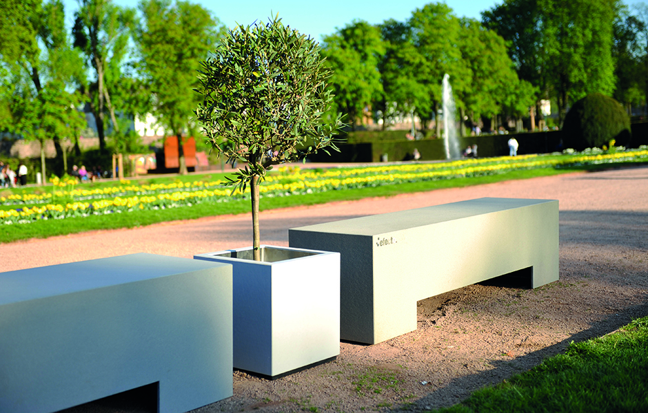 Betonbank Garten