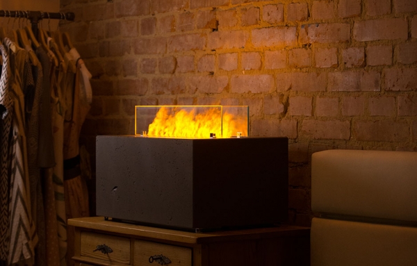 myfirebox Beton in Schlafzimmer vor Ziegelmauer