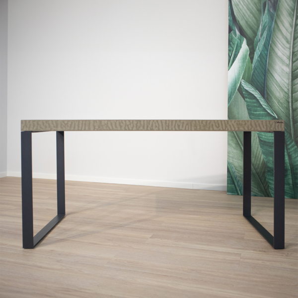 Betontisch Nico - Silbergrau natur + pulverbeschichtet RAL7021