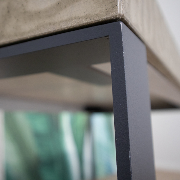 Betontisch Nico - Silbergrau natur + pulverbeschichtet RAL7021