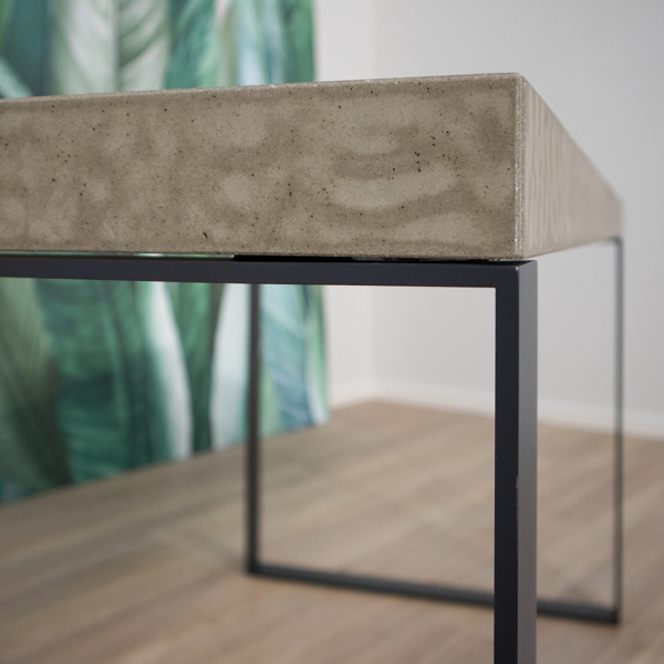Betontisch Nico - Silbergrau natur + pulverbeschichtet RAL7021