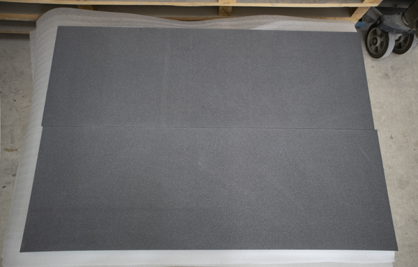 kleine Betonplatten - Schwarz sandgestrahlt