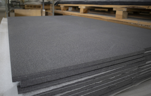 kleine Betonplatten - Schwarz sandgestrahlt