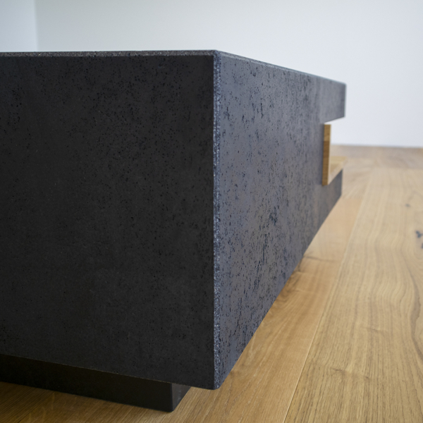 Beton-Couchtisch Martin – Schwarz rustikal mit Eiche rustikal